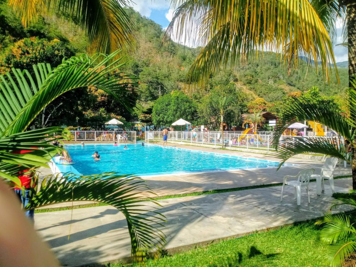 Hotel El Tirol San Ramón Buitenkant foto